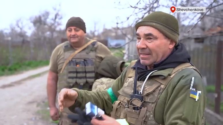 Ukrajinští vojáci v první linii bojů popisují, jaké jsou jejich myšlenky